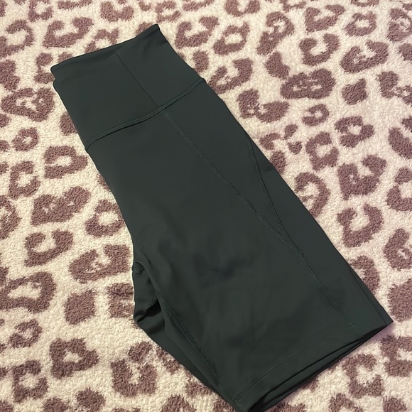 Girlfriend Collective Biker Shorts - Picture 5 of 5